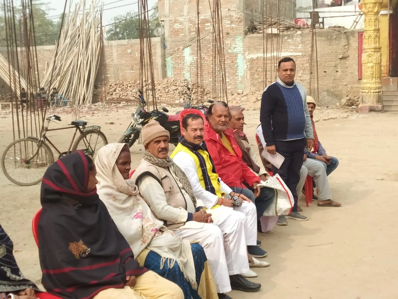यूरिया की कालाबाजारी से नाराज किसानों ने कर दिया जिला कृषि पदाधिकारी के विरुद्ध आर-पार की लड़ाई का एलान,किसान नेता धीरेन्द्र सिंह टुडू ने कहा-मेसर्स प्रह्लाद इंटरप्राईजेज की अनुज्ञ
