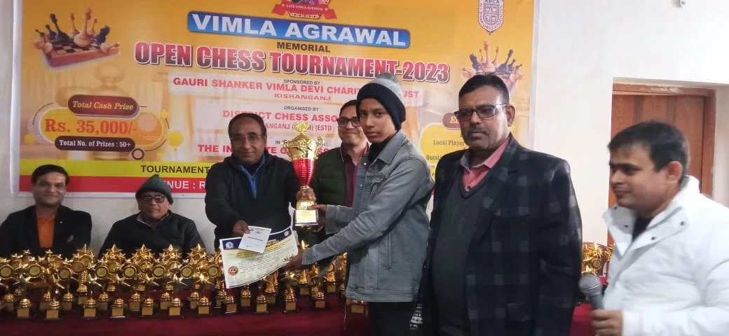 अंडर 15 बालक वर्ग शतरंज प्रतियोगिता में चैंपियन बनकर माधव ने किया गौरवान्वित,बधाईयों का तांता