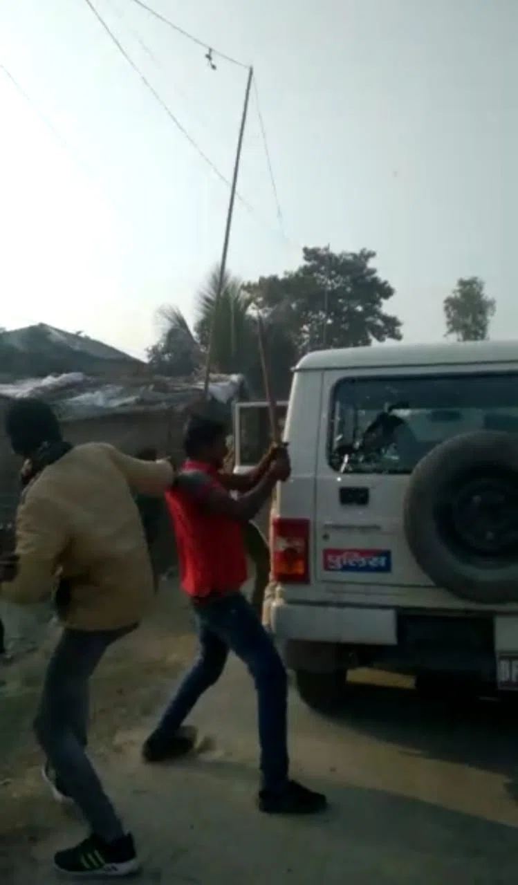 पुलिस टीम पर हमला कर असामाजिक तत्वों ने एक अपराधी को छुड़ाया, एसएचओ सहित चार पुलिसकर्मी जख्मी