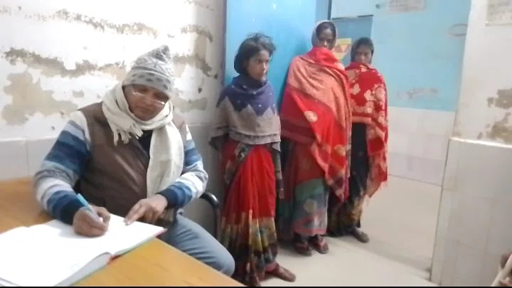 महज पांच रुपये को ले दबंग ने पड़ोसी महिलाओं पर ढ़ाया सितम,अर्धनग्न कर गांव की बेटी को पीटा, सास-बहू को भी नहीं छोड़ा,एक रेफर
