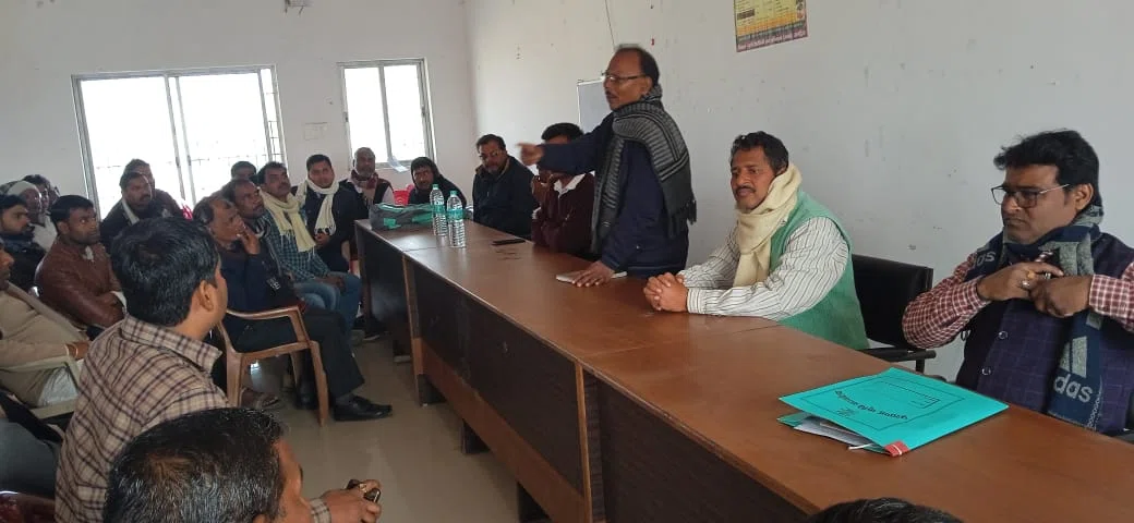 खाद की कृत्रिम किल्लत पैदा कर हो रही कालाबाजारी पर लगेगी रोक,वक्ताओं ने कहा-समस्याओं से ग्रसित होंगे किसान,तो विभिन्न समस्याओं से उबर नहीं पाएंगे आमजन
