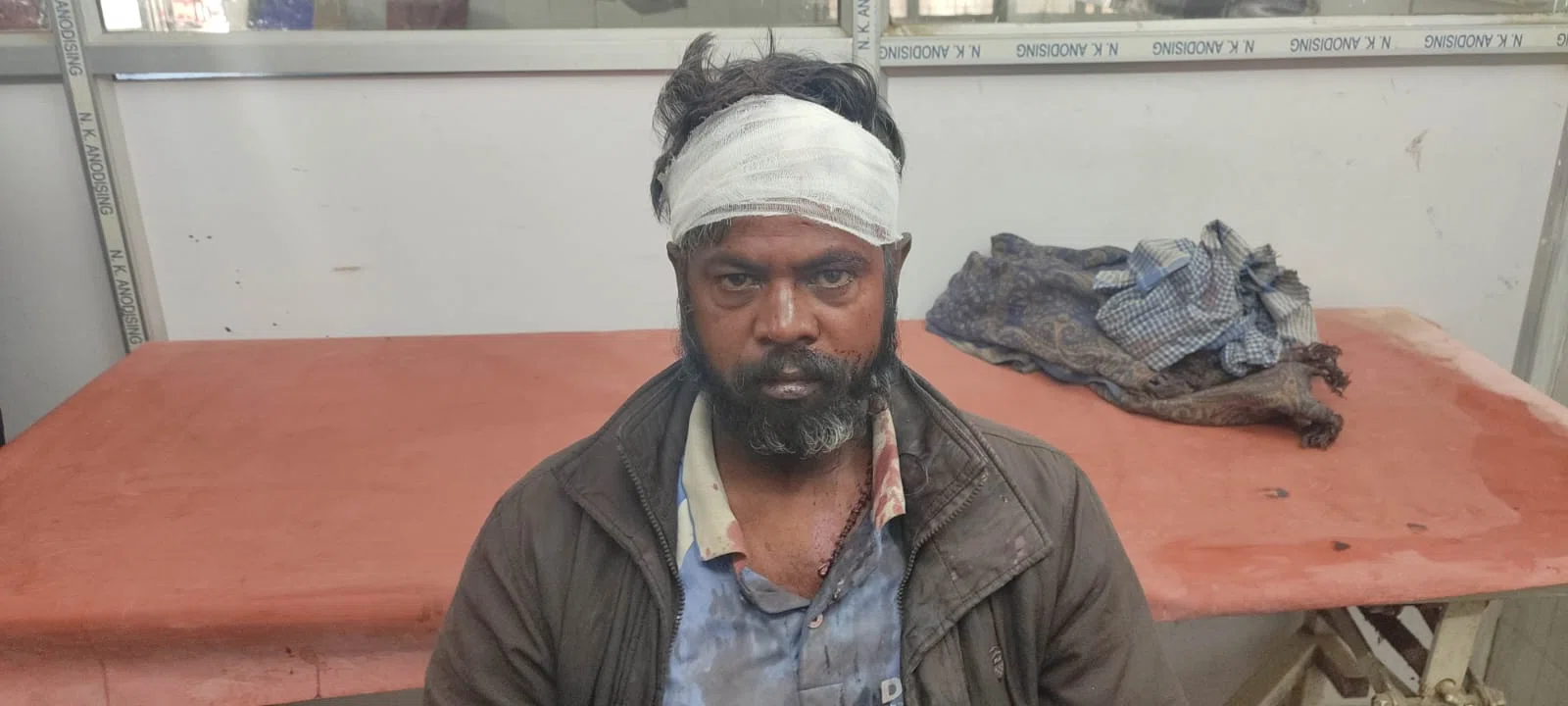 पंचायती में शामिल होने गए चन्द्रशेखर को सरपंच और सरपंच पुत्र ने पीट-पीटकर किया जख्मी, पीड़ित ने थानाध्यक्ष से लगाई न्याय की गुहार