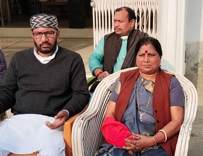 शिक्षा मंत्री के विवादास्पद बयान पर टिप्पणी करने से बचती नजर आयीं पूर्व विधायक पूनम देवी यादव,कहा-नीतीश कुमार के नेतृत्व वाली राज्य सरकार कर रही कर्पूरी ठाकुर के सपनों को साकार: प