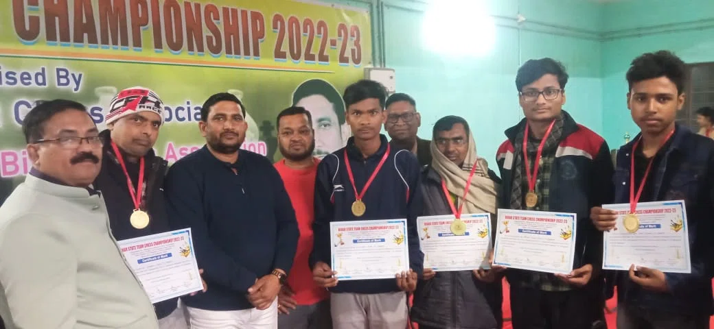 बिहार राज्य शतरंज टीम चैंपियनशिप में खगड़िया के खिलाड़ियों ने बिखेरा अपना जलवा,नशा मुक्ति के क्षेत्र में बेहतरीन कार्य कर रहे प्रेम कुमार यशवंत हुए सम्मानित