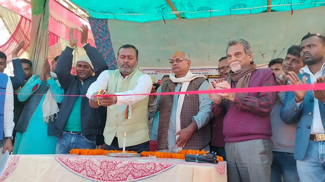 समाजसेवी नागेन्द्र सिंह त्यागी ने आखिर क्यों कहा कि,सत्ता में बैठे लोकतंत्र के प्रहरी ही बने बैठे हैं गणतंत्र के भक्षक!बंगलिया में सरस्वती पूजा के अवसर पर सांस्कृतिक कार्यक्रम आयोज