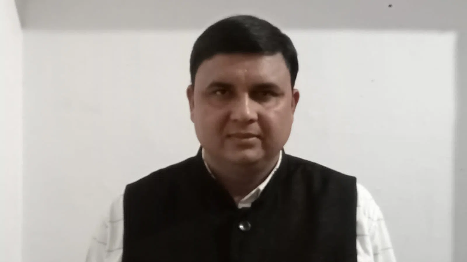 गोलीबारी में बाल-बाल बची युवा शक्ति नेता की जान,जन अधिकार युवा परिषद के जिलाध्यक्ष ने एसपी से की त्वरित कार्रवाई की मांग
