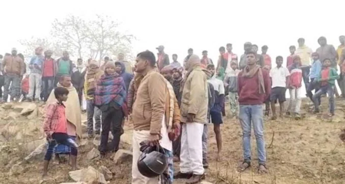 नववर्ष के मौके पर मां कात्यायनी स्थान पहुंचकर पूजा-अर्चना करने की तमन्ना तीन दोस्तों की नहीं हो सकी पूरी,दो दोस्तों की ट्रेन की चपेट में आने से हो गई दर्दनाक मौत,एक ने रेल पुल से क