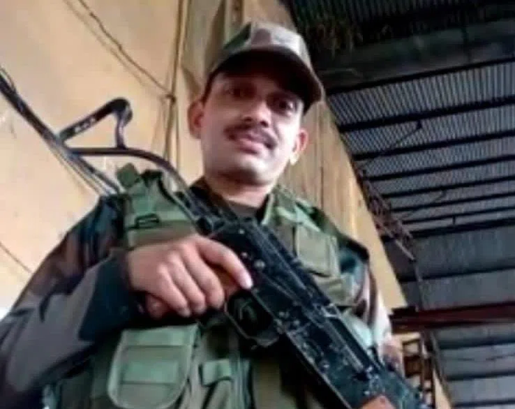 ...और सेना के अस्पताल में मंगलवार को भारतीय सेना के जवान अंकेश कुमार चौधरी ने ली अंतिम सांस,मर्माहत हैं इलाके के लोग,अगुवानी घाट पर सैनिक सम्मान के साथ होगा उनका अंतिम संस्कार,परबत