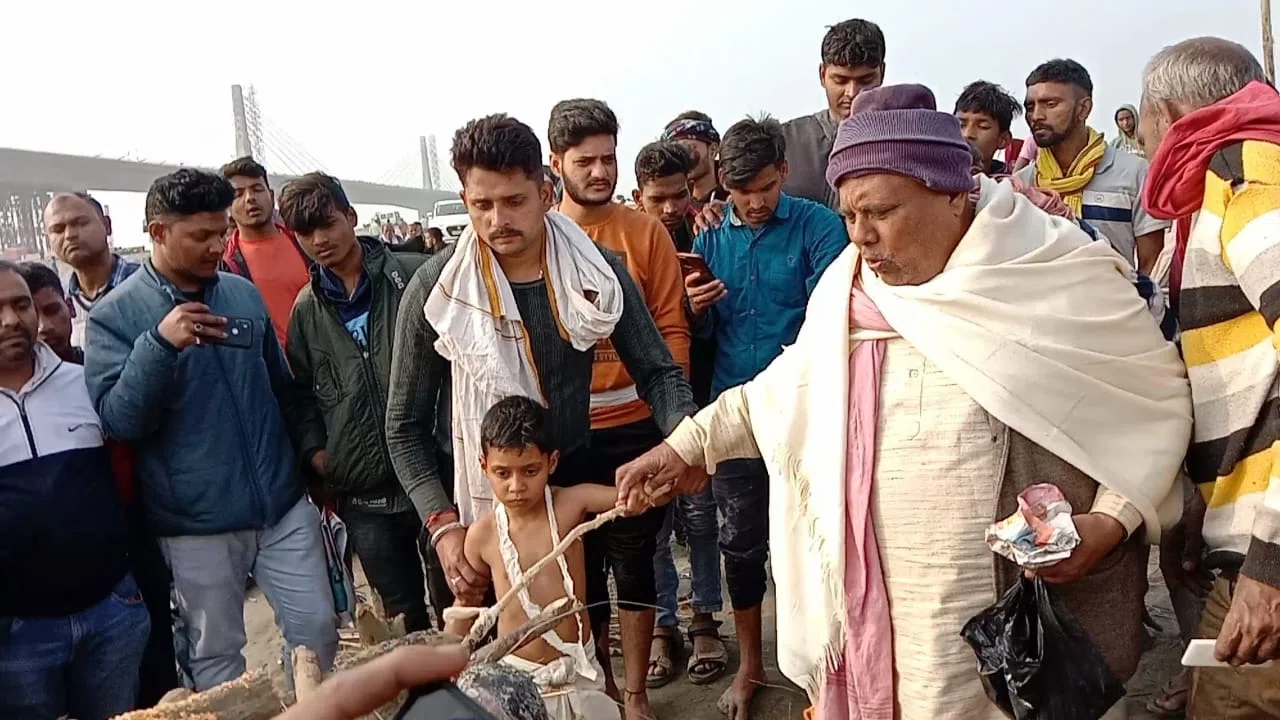 ...और मां भारती की गोद में सदैव के लिए सो गए थल सेना के हवलदार अंकेश चौधरी,पुत्र आरभ ने दी मुखाग्नि,पार्थिव शरीर के दर्शन को ले उमड़ती रही भीड़
