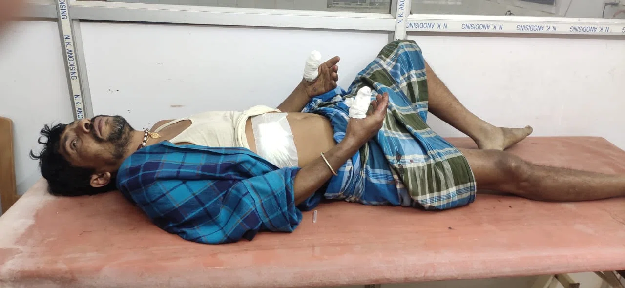 शेरगढ़ में दो पक्षो के बीच हुई मारपीट और गोलीबारी,दो जख्मी लोगों को किया गया रेफर