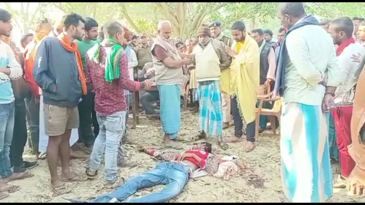अपराधियों ने युवक की हत्या कर शव को चौधरी बगीचे में फेंका,शव बरामद कर पड़ताल में जुटी पुलिस, मामला पसराहा थाना क्षेत्र का