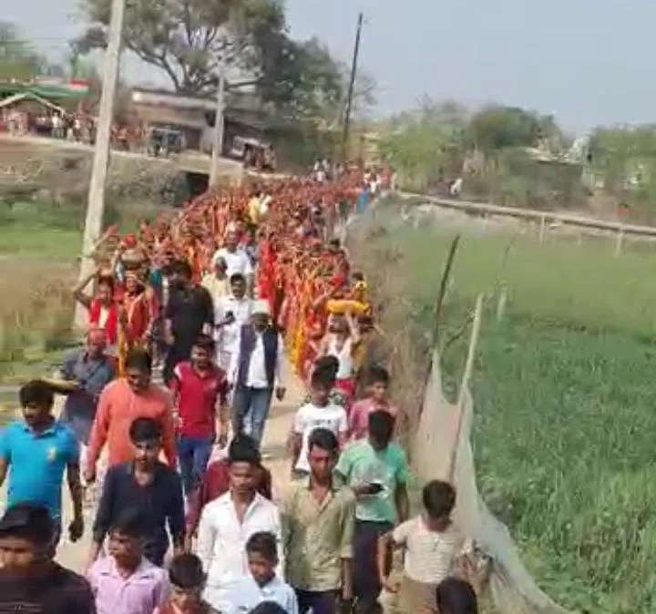 श्रीराम कथा महायज्ञ को लेकर 108 कुंवारी कन्याओं द्वारा निकाली गई भव्य कलश शोभायात्रा,माहौल हुआ भक्तिमय