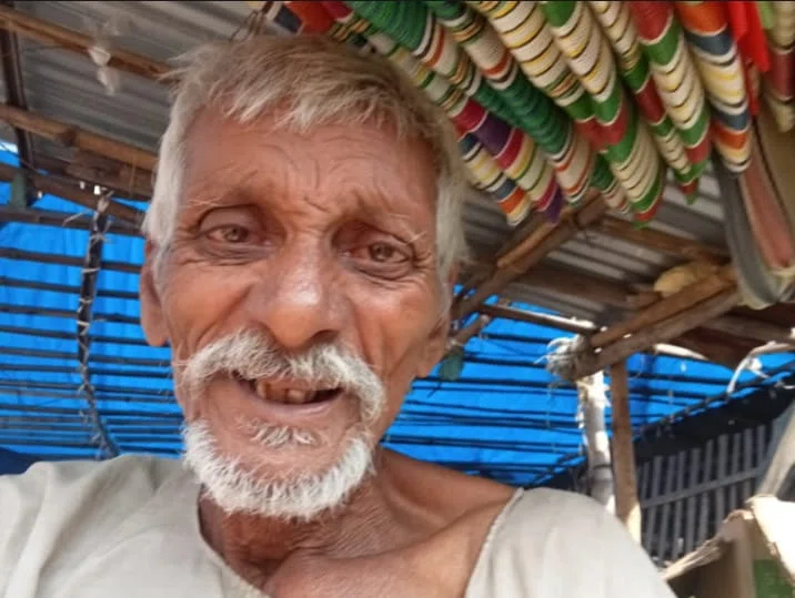 चोरों ने एक बिस्कुट व्यवसायी को उतार दिया मौत के घाट,आक्रोशित व्यवसायियों ने एनएच 31 को किया जाम,स्थानीय पुलिस की कार्यशैली पर भी उठाए कई गंभीर सवाल