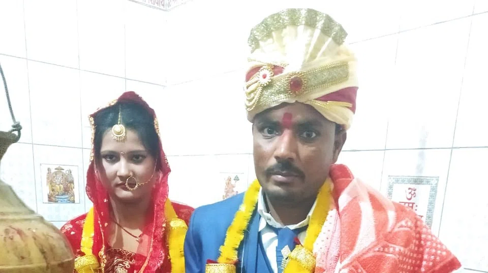 ले यार...तू मेरी ले गया,तो मैं तेरी ले आया,आशिकी का ऐसा अंदाज कि दोनों की मिट गई तन्हाई....