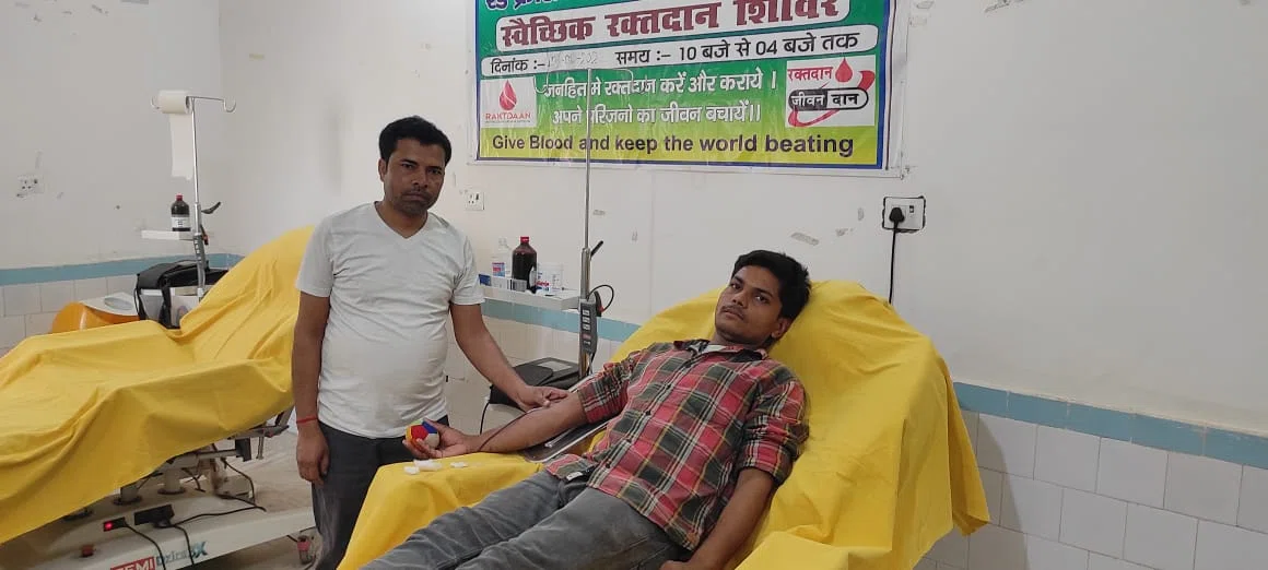 ...और जब इंद्रजीत ने सदर अस्पताल में भर्ती जरुरतमंद वृद्ध को ब्लड किया दान,पूर्व वार्ड पार्षद रणवीर की पहल लायी रंग, वृद्ध को अस्पताल में भर्ती करने के लिए डीएम को जारी करना पड़ा थ