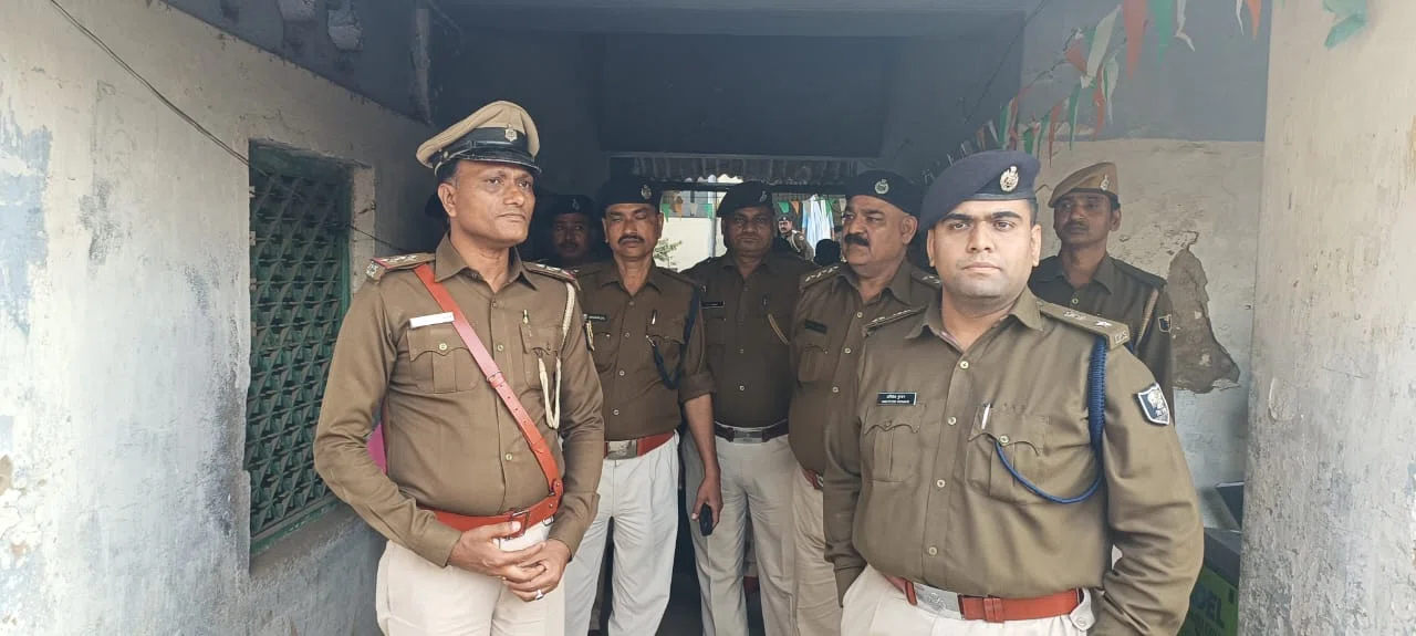 एसपी अमितेश कुमार ने गोगरी थाना का किया निरीक्षण,पुलिस पदाधिकारी को दिए कई आवश्यक निर्देश,कहा-शराब सेवन और बिक्री पर कड़ी नजर रखना बेहद जरुरी