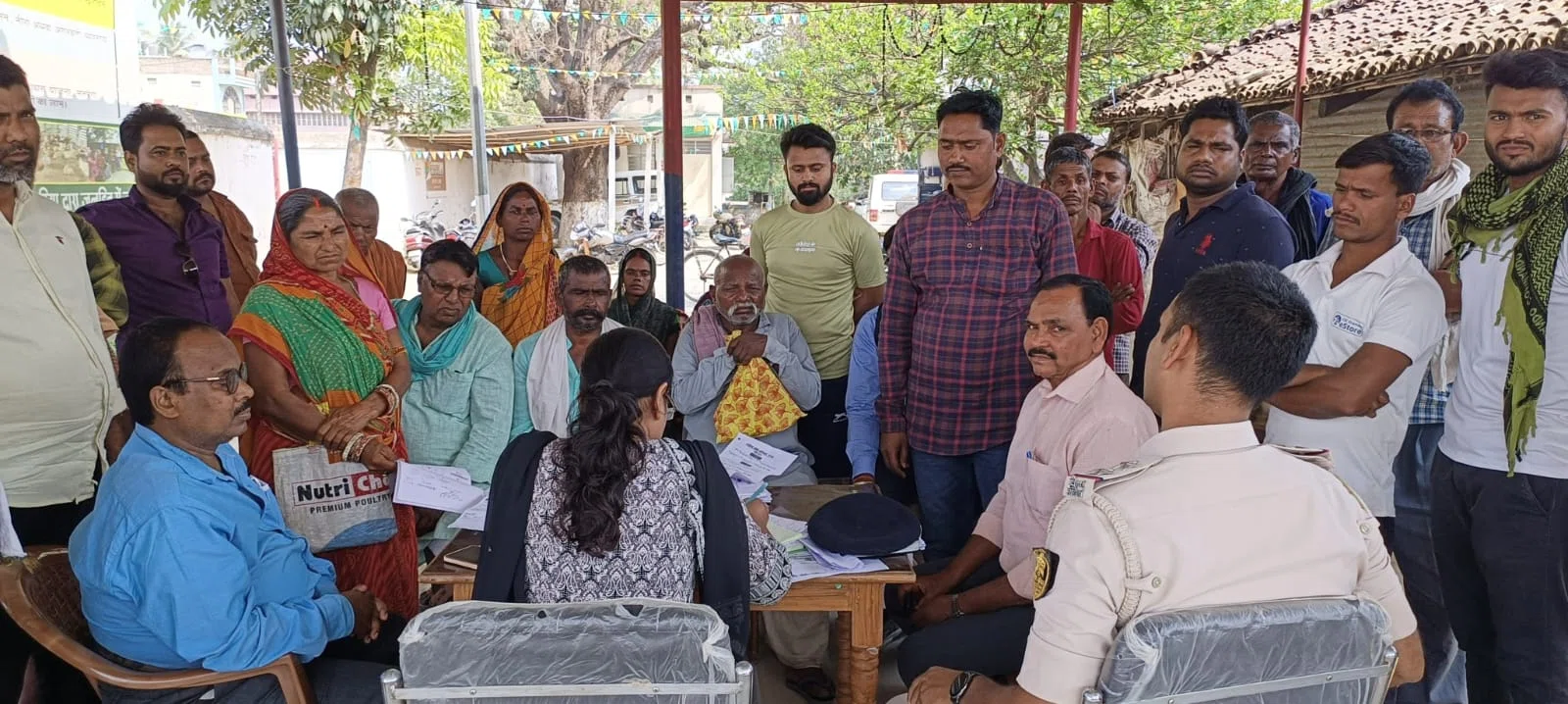 गोगरी और बेलदौर थाना परिसर में जनता दरबार आयोजित,भूमि विवाद से संबंधित कई मामले निष्पादित