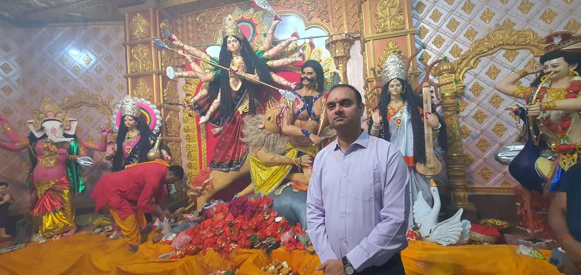 जिलाधिकारी ने की महद्दीपुर दुर्गा मंदिर में पूजा अर्चना,डीएम और एसपी ने मेला में सुरक्षा व्यवस्था का लिया जायजा,कहा-असामाजिक तत्वों पर रहेगी पैनी नजर