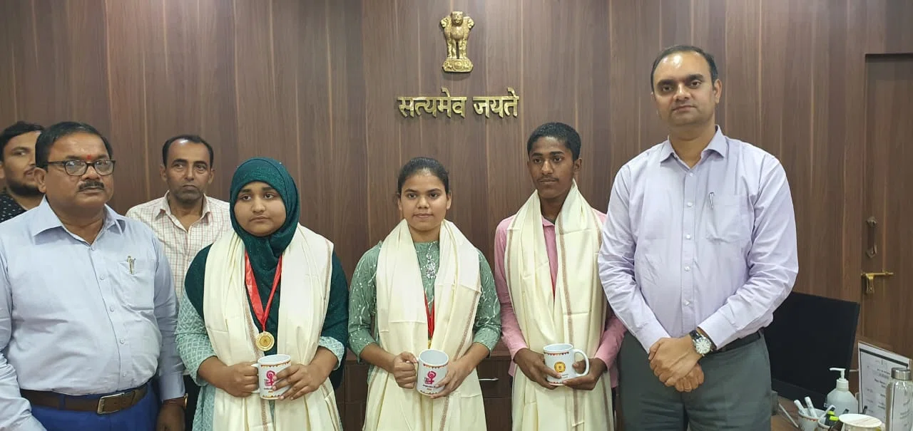बेटियां शिक्षा सहित किसी भी क्षेत्र में नहीं हैं कम: डॉक्टर आलोक रंजन घोष