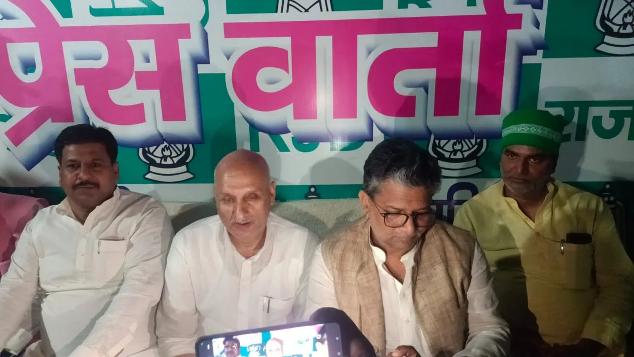 शिक्षा मंत्री प्रोफेसर चन्द्रशेखर ने केन्द्रीय गृह मंत्री अमित शाह पर खूब कसा तंज,कहा-उनके पैर जहां भी पड़ते हैं...वहां हो जाता है दंगा,बिहार के मुखिया नीतीश कुमार को बताया विकास क