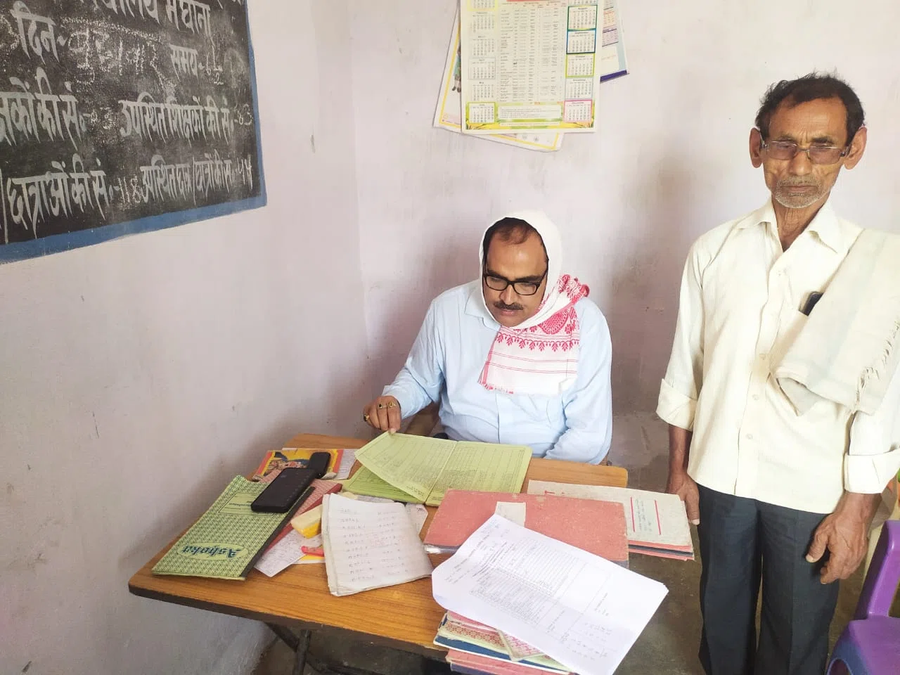 कस्तूरबा गांधी आवासीय विद्यालय की बालिकाओं को नहीं मिलता है मेनू के अनुसार भोजन...डीडीसी ने विभिन्न विकासात्मक कार्यों का किया निरीक्षण