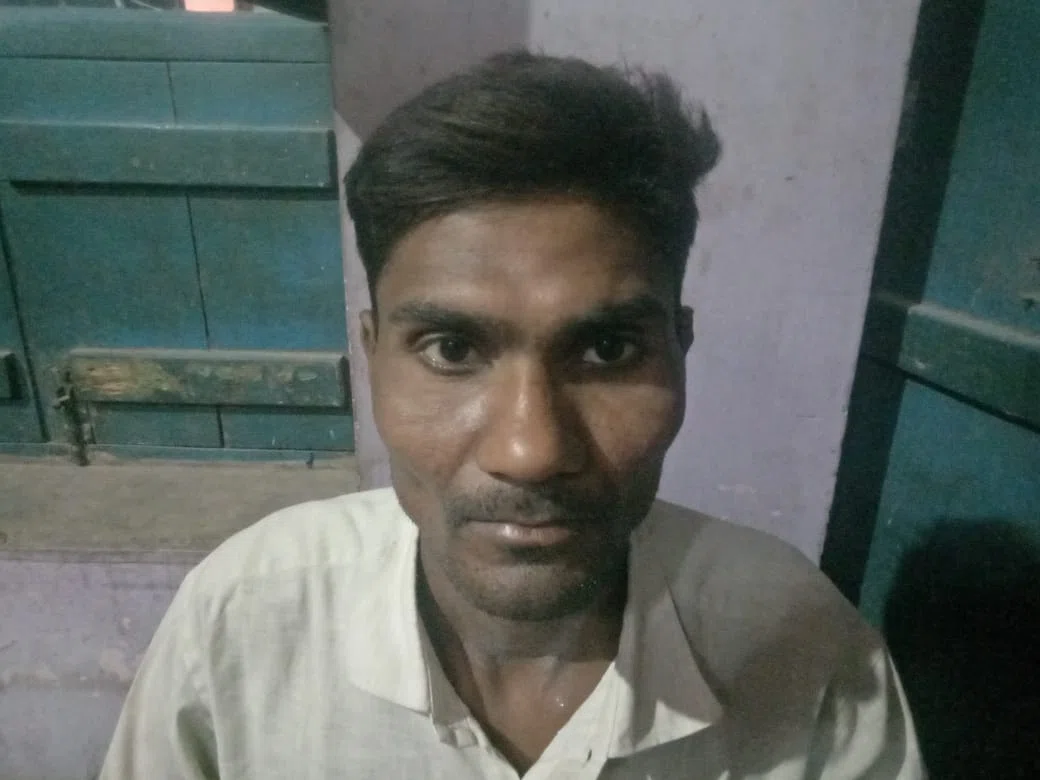 शराब,स्मैक और प्रतिबंधित कफ सिरप सहित अन्य नशीली पदार्थों की बिक्री कर जागो उर्फ जग्गा आखिर कब तक सुलाता रहेगा नौनिहालों को!समाज के लोगों ने किया विरोध तो बरसायी गोलियां,वायरल हुआ