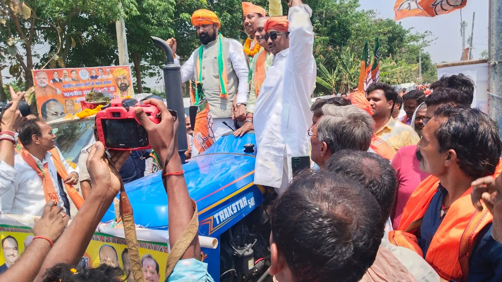 ...और जब किसान की भूमिका में नजर आए भाजपा के प्रदेश अध्यक्ष सम्राट चौधरी
