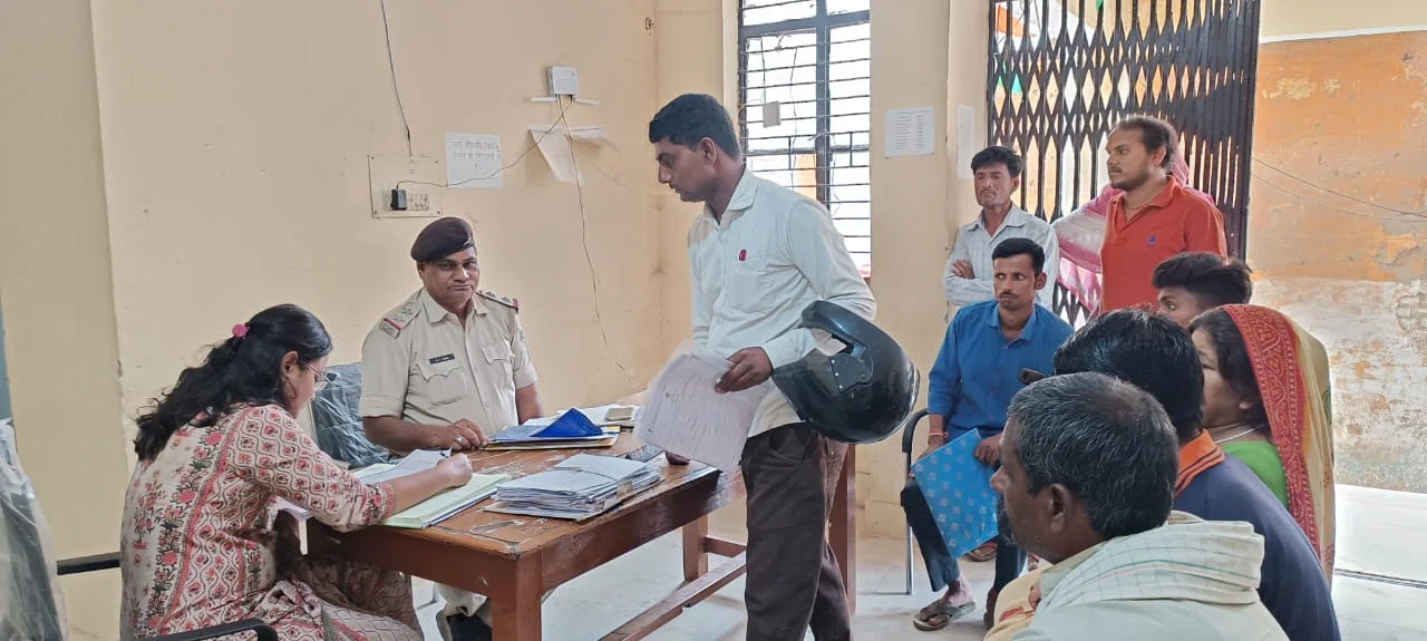 गोगरी थाना परिसर में जनता दरबार आयोजित, विभिन्न थाना क्षेत्र से आए कुल 12 मामलों मे 3 का हुआ निष्पादन