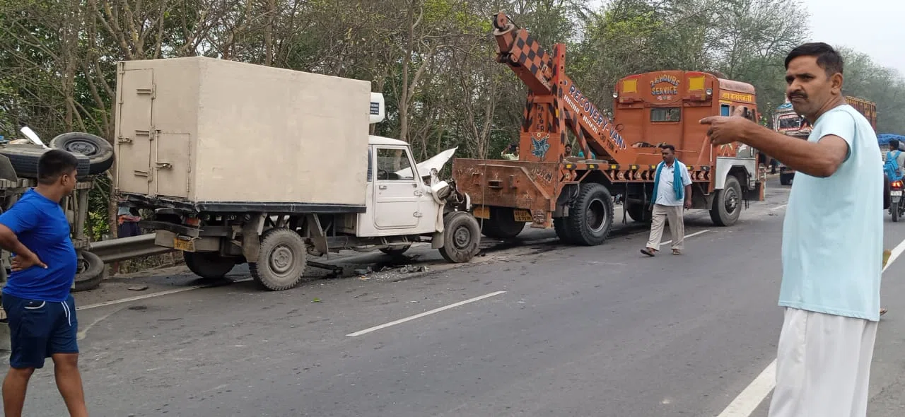 एनएच31पर आपस में टकरायी चार गाड़िया,दो कार सवार सहित चार जख्मी,घंटो रहा आवागमन बाधित