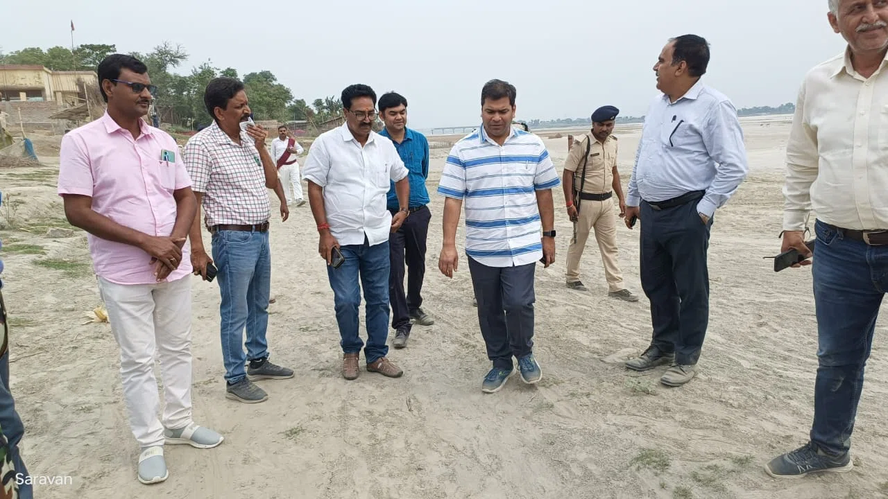 बाढ़ नियंत्रण को ले किए जा रहे कटाव निरोधक कार्यों का किया गया अवलोकन...एक सप्ताह के अंदर बाढ़ राहत कार्य हेतु पंचायत वार कर्मियों की करें प्रतिनियुक्ति:डीएम