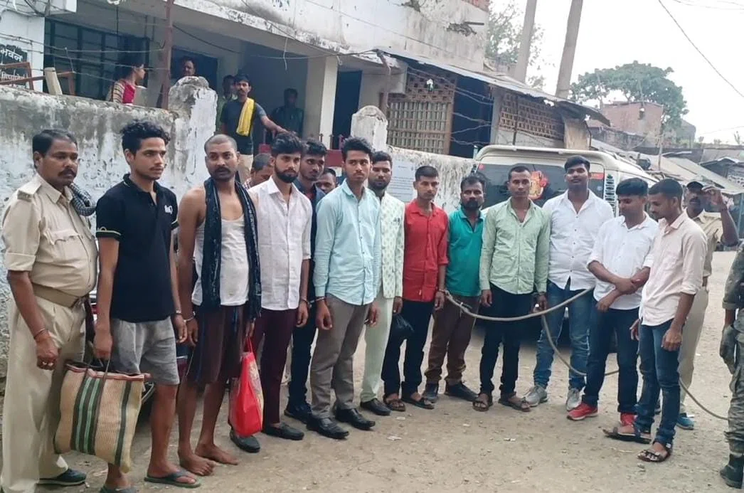शराब पीकर बारात में मस्ती करने की सोच दस बारातियों को पड़ी मंहगी, स्कार्पियो सवार दस बाराती नशे की हालत में धराए