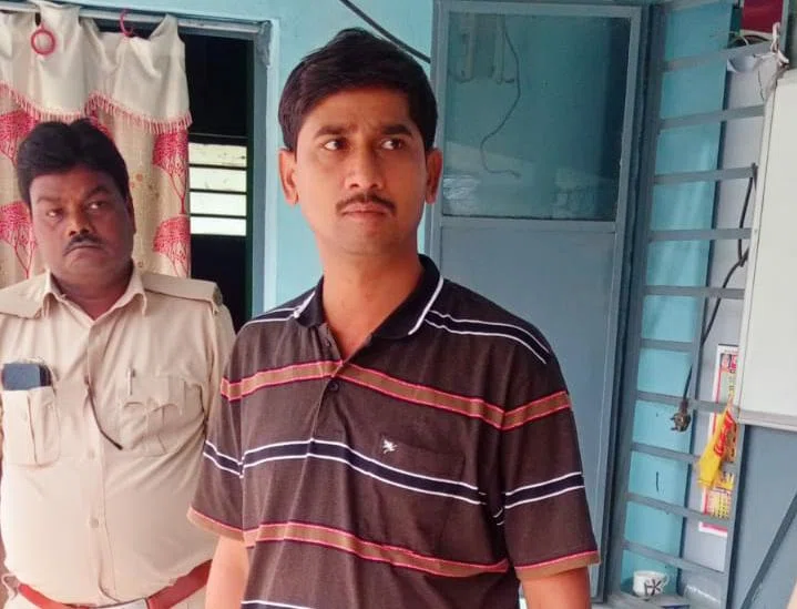 परबत्ता में दारुबाज जदयू कार्यकर्ता गिरफ्तार,बचाने में लगी है होड़