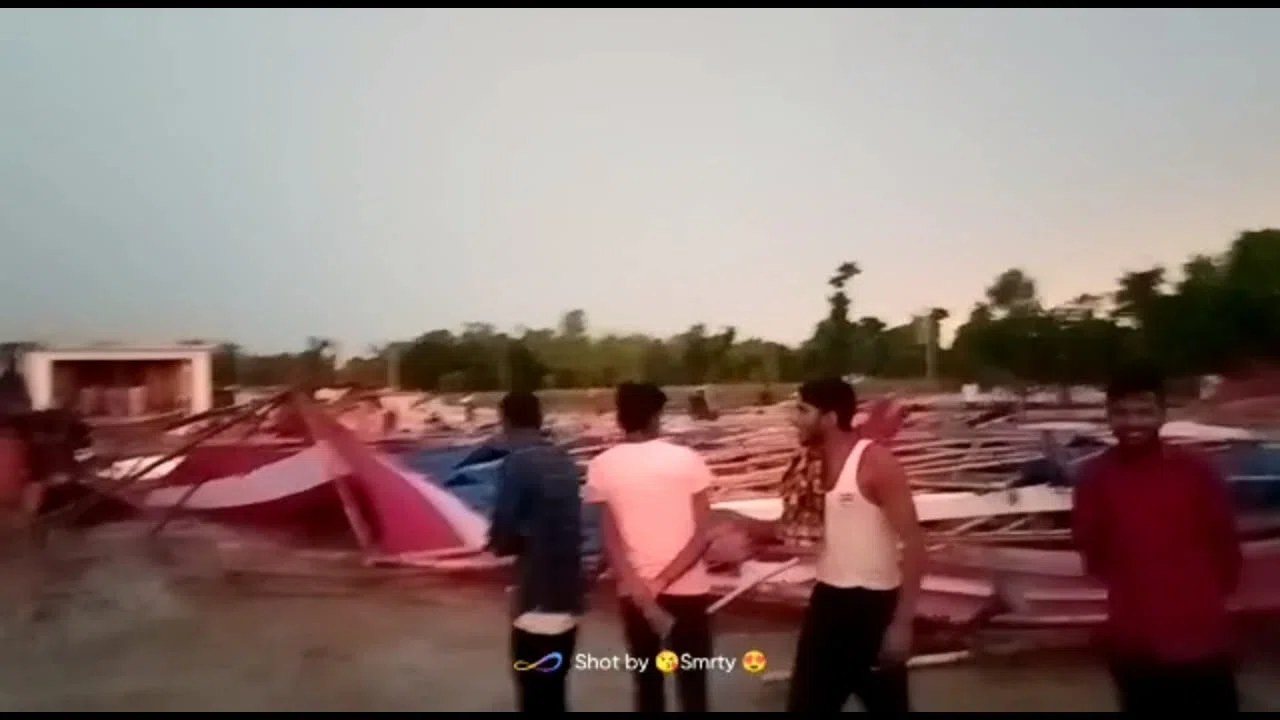 पवनदेव ने रुद्र महाचंडी यज्ञ के पंडाल को उड़ाया,फंस गए कई श्रद्धालु,एक हुए जख्मी