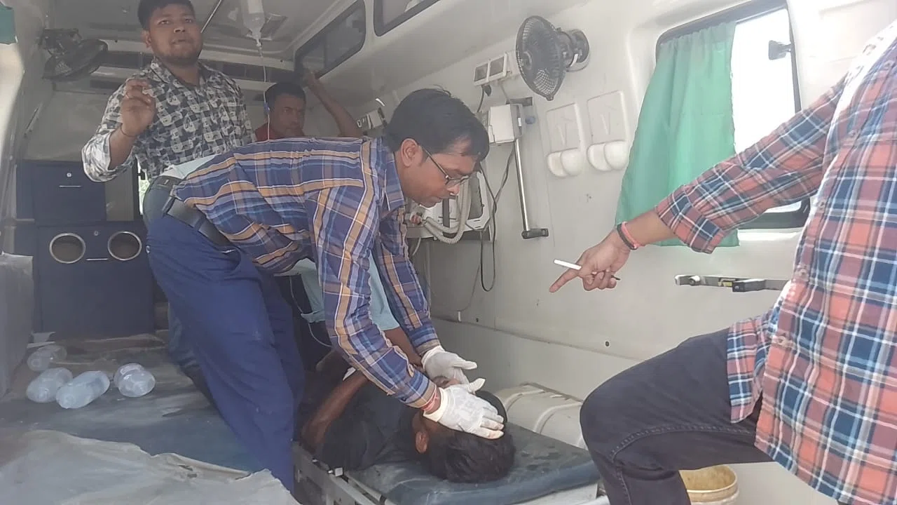 पूर्व से घात लगाए बैठे अपराधियों ने बाइक सवार युवक को गोली मारकर किया गंभीर रुप से जख्मी, गंभीर हालत में किया गया रेफर
