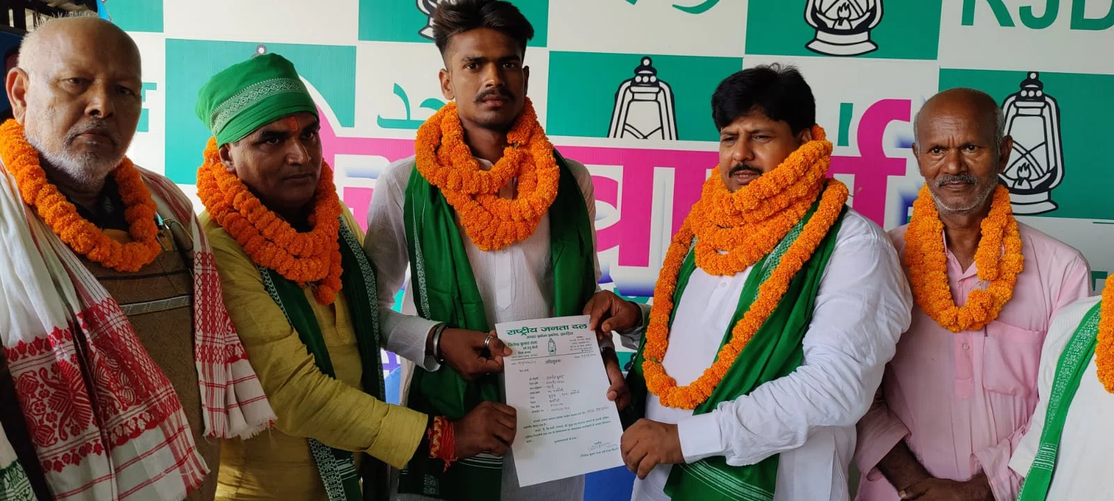 केन्द्र की बीजेपी सरकार के कुशासन से उब चुकी जनता आगामी लोस चुनाव में सरकार को उखाड़ फेंकने का बना चुकी है मन:मनोहर यादव