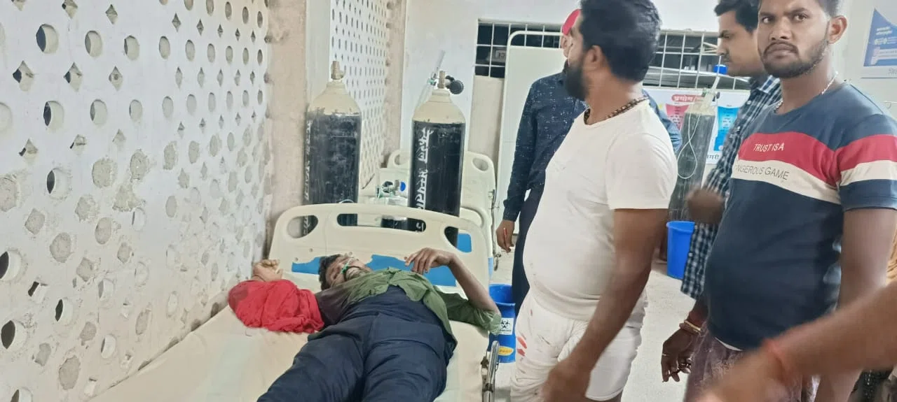 बेटी के ससुराल से लौट रहे बाप को अपराधियों ने गोली मारकर कर दिया जख्मी,किया गया ऱेफर