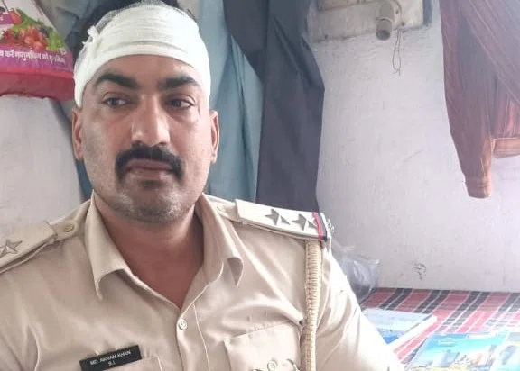 पसराहा में हथियार के साथ दो बाइक सवार अपराधी गिरफ्तार,एक अपराधी एसआई को जख्मी कर हो गया फरार