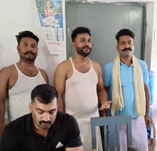 खगड़िया के बंदेहरा में घटित छोटू हत्याकांड मामले में तीन खूंखार सगा भाई गिरफ्तार, तकनीकी अनुसंधान के आधार पर अलग-अलग जगहों से हुई गिरफ्तारी, दहशतजदा लोगों ने काफी हद तक ली राहत की