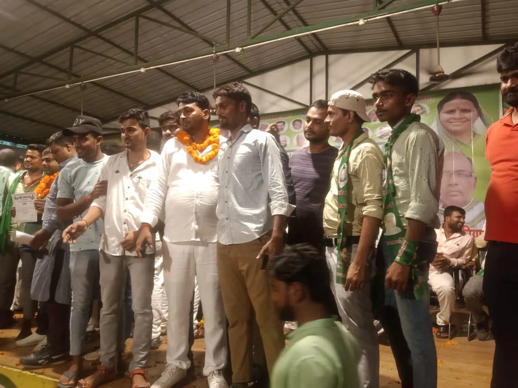 Bihar Breaking News :विजेन्द्र प्रसाद यादव बने राजद पंचायती राज प्रकोष्ठ के प्रदेश महासचिव,हर्ष का रहा माहौल