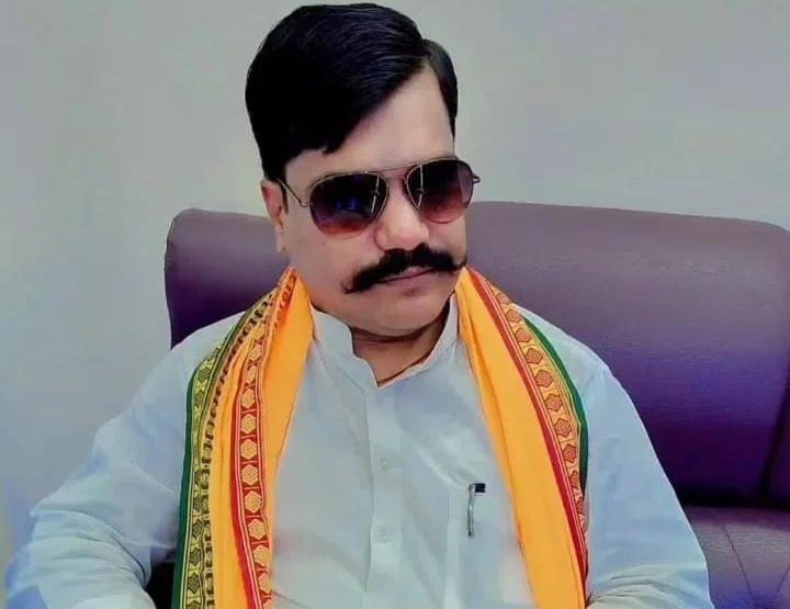 परबत्ता विधायक के हनुमान कहे जाने वाले प्रशांत गौरव को मिली नई जिम्मेदारी,जदयू प्रदेश नेतृत्व के विश्वास की कसौटी पर सदैव खड़े उतरने की करुंगा कोशिश:मनमन बाबा