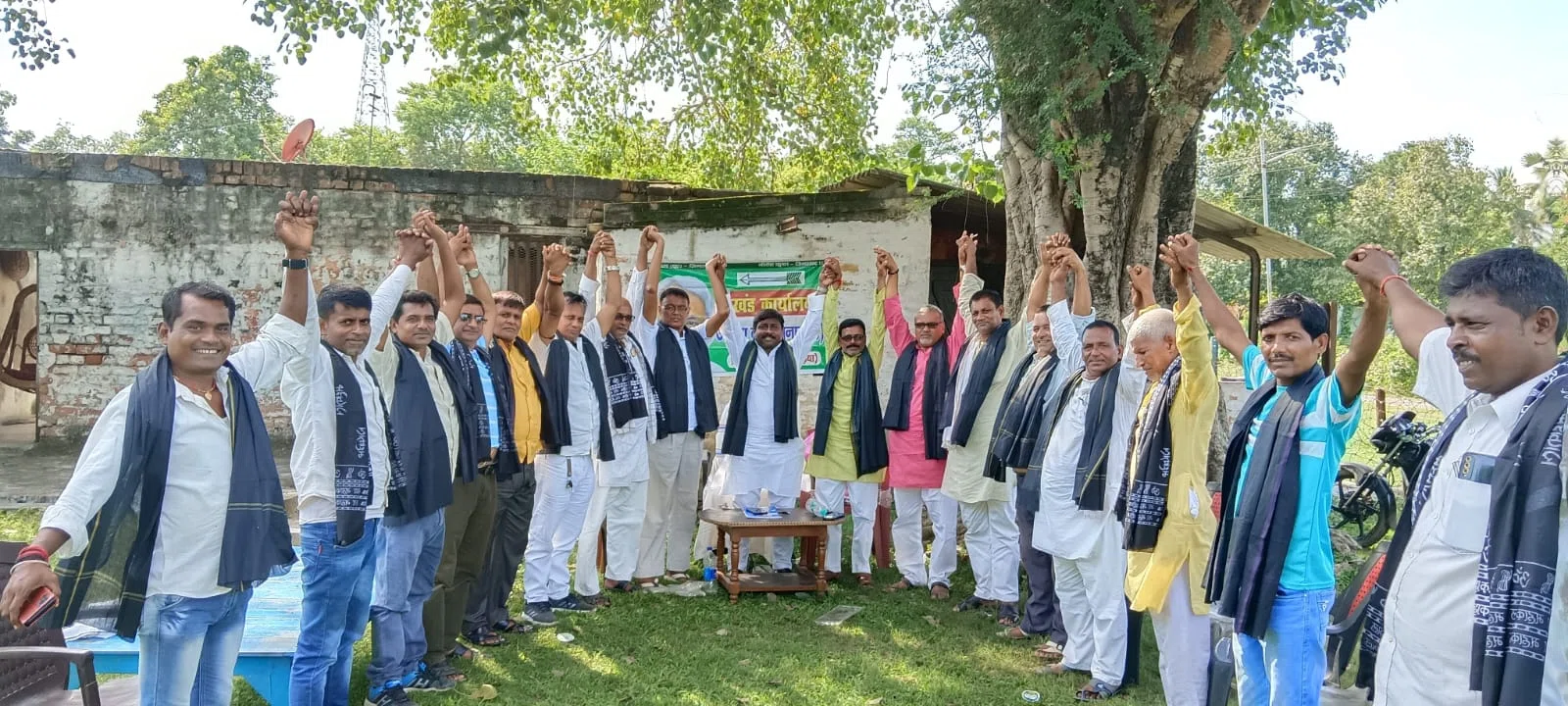 जदयू नेताओं ने काला पट्टा लगाकर केंद्र सरकार के खिलाफ किया विरोध प्रदर्शन,अति पिछड़ा और कमजोर वर्ग विरोधी है मोदी सरकार:बबलू मंडल