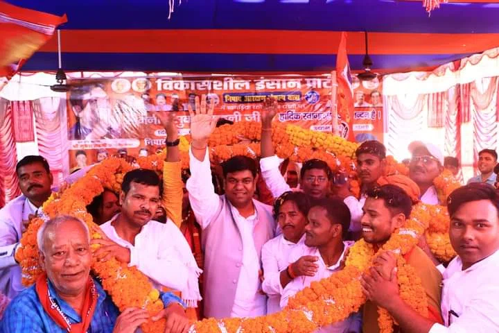 निषाद संकल्प यात्रा के दौरान खगड़िया पहुंचे वीआईपी सुप्रीमो ने राजनीतिक दलों को दी चुनौती,निषादों के लिए आरक्षण लेकर ही लेंगे दम:मुकेश सहनी