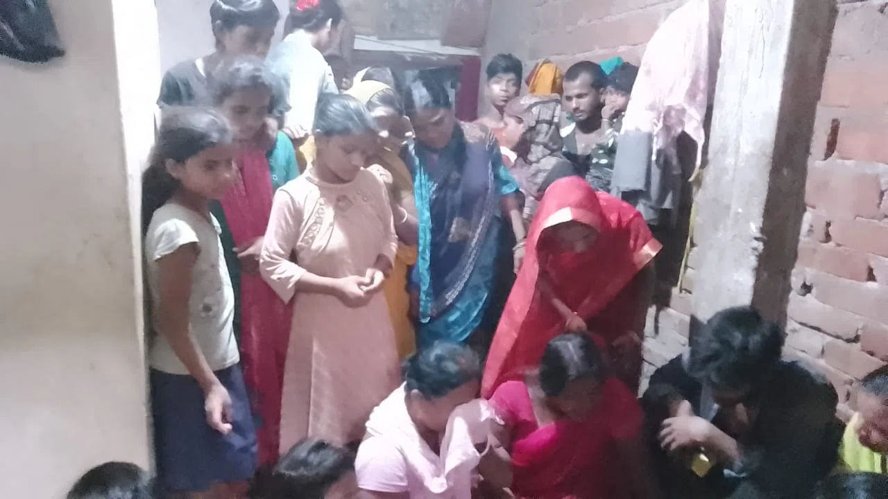 बेलदौर में मोबाइल चार्ज में लगाने के दौरान सात वर्षीय बालक हुआ स्पर्शाघात का शिकार,मौत से पसरा मातम