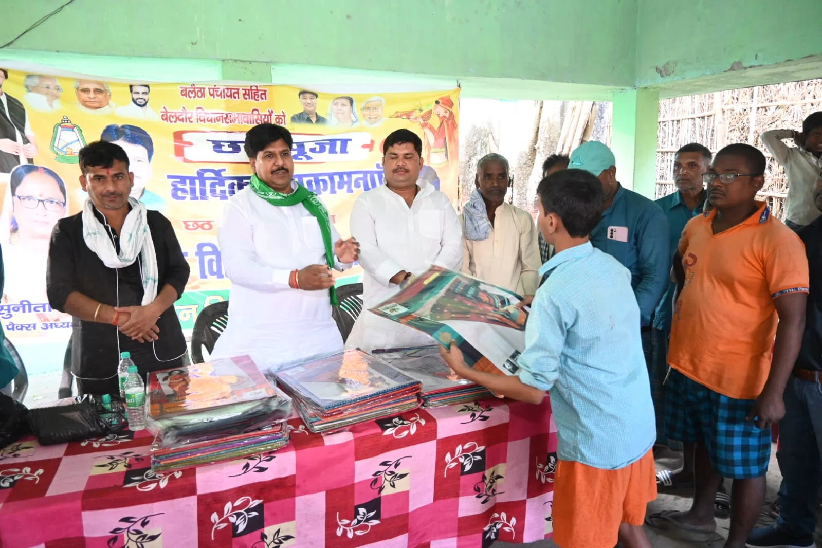 बिना किसी भेदभाव के एकत्रित होकर सूर्य देवता की आराधना से सामाजिक एकता को मिलता है बल:मनोहर यादव