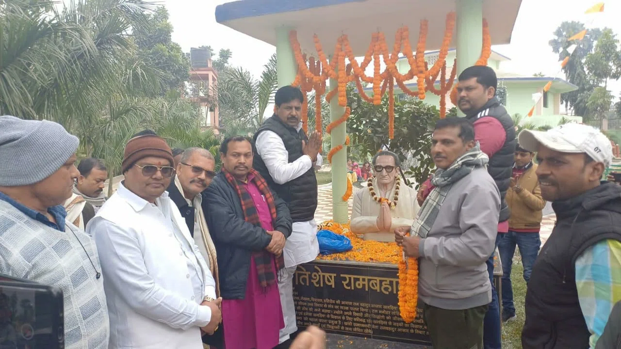 फरकिया के गांधी कहे जाने वाले रामबहादुर आजाद के विरासत को बनाएंगे और समृद्ध:मनोहर कुमार यादव
