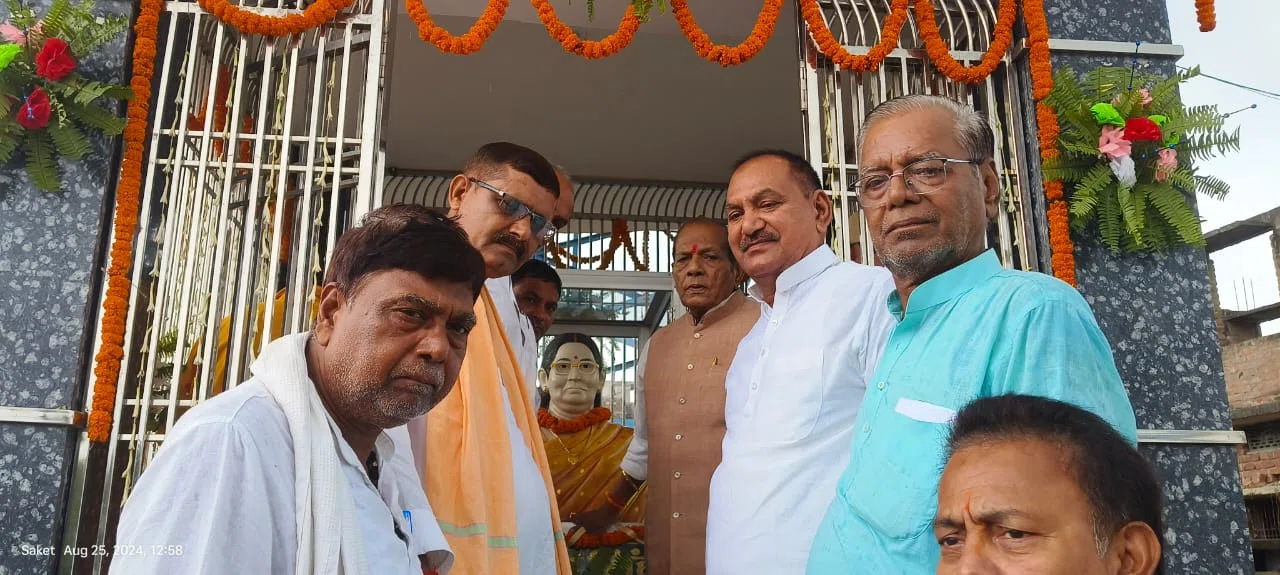 श्रद्धांजलि सभा में स्मृतिशेष बिंदू देवी के कृतित्व एवं व्यक्तित्व पर हुई व्यापक चर्चा,लोगों ने श्रद्धा सुमन किया अर्पित