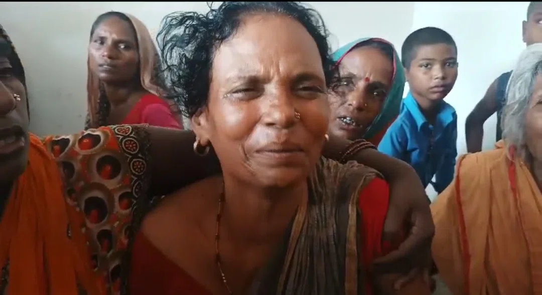 दरवाजे में सो रहे युवक को गोली मारकर अपराधियों ने सुला दी मौत की नींद,कुछ दिनों पूर्व ही मृतक के घर हुई थी कुर्की जब्ती की कार्रवाई