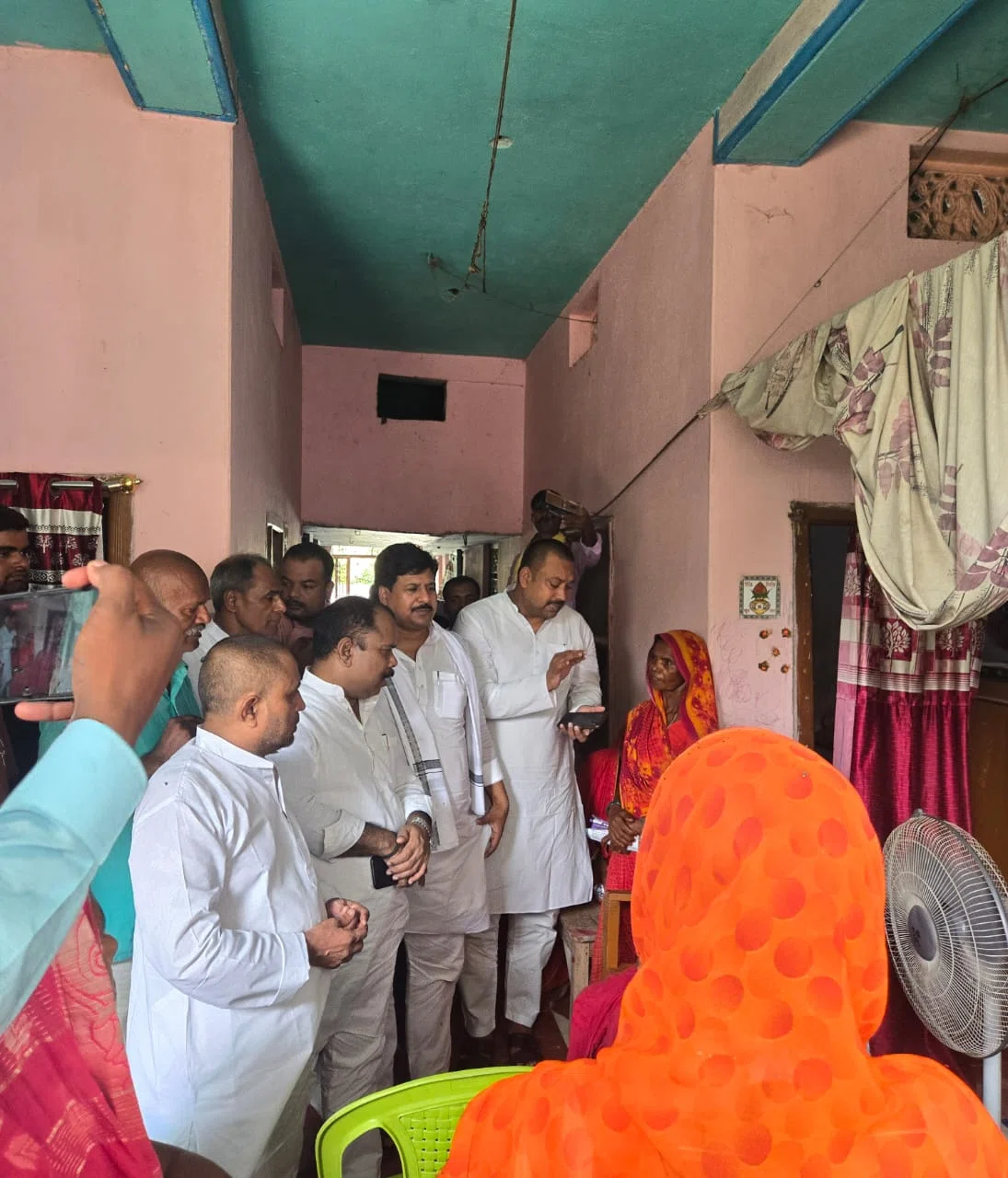परबत्ता में मतदाता सूची सुधार को लेकर राजद का मिशन मोड अभियान, मनोहर यादव की अगुवाई में चला जन जागरुकता अभियान
