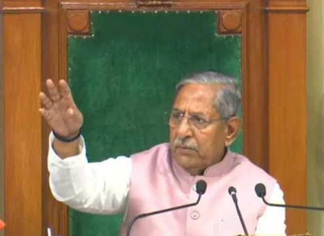 "बिहार विधानसभा में हंगामे की गूंज! एसआईआर पर सियासत गरम, विपक्ष काले कपड़ों में मुखर"