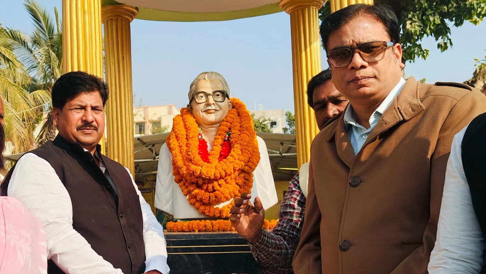 राजद जिलाध्यक्ष मनोहर यादव व पूर्व विधायक डॉ. संजीव की मौजूदगी में खगड़िया के राजद कार्यालय से निकला जुलूस, धूमधाम से मनी जननायक कर्पूरी ठाकुर की 102वीं जयंती